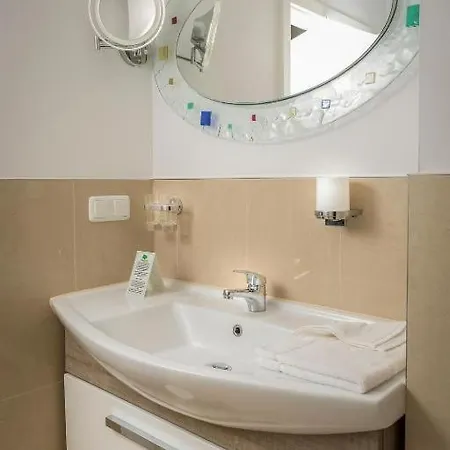 Business-apartment 2 Mit Kueche & Kostenfreiem Parkplatz Lejlighed